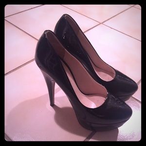 Prada 👠 Black patent leather. Great condition